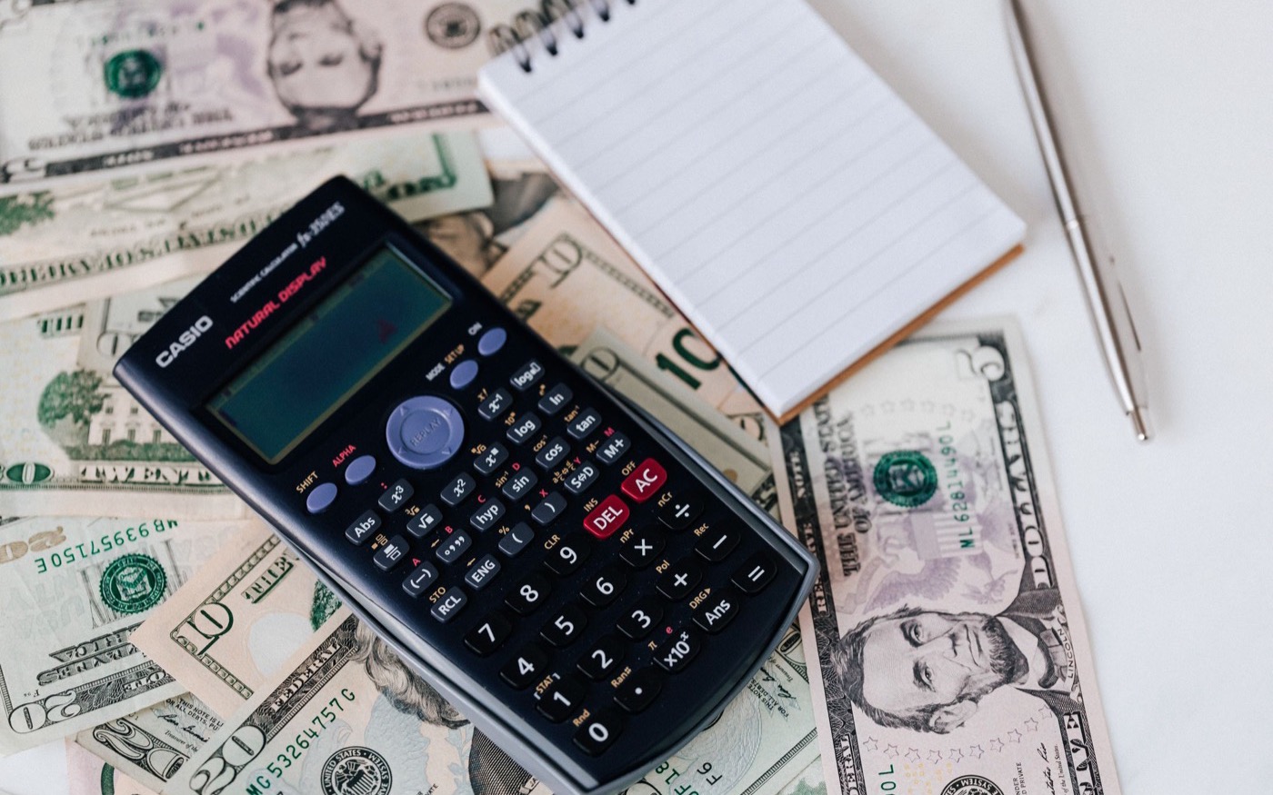 A 4% price discount beats a 4% DLD fee waiver. Here is the math.
